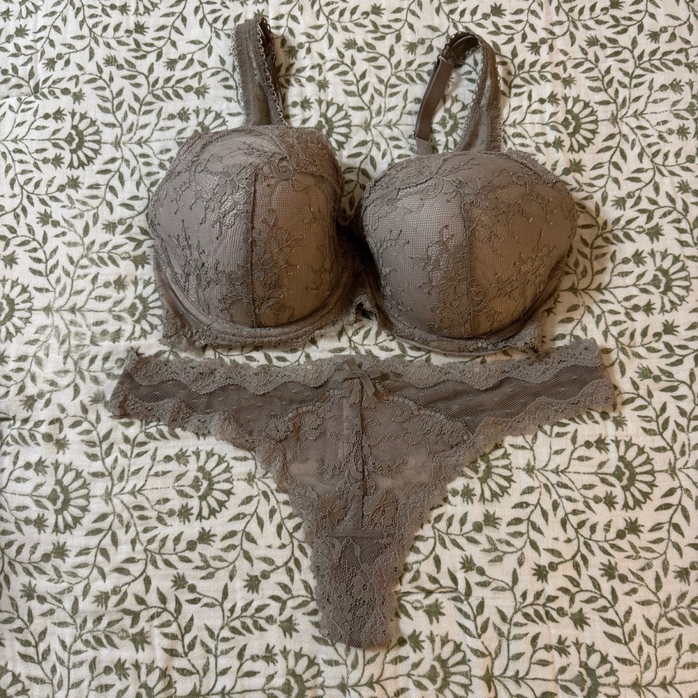 Victoria’s Secret Dream Angels Demi Bra And Panties Set